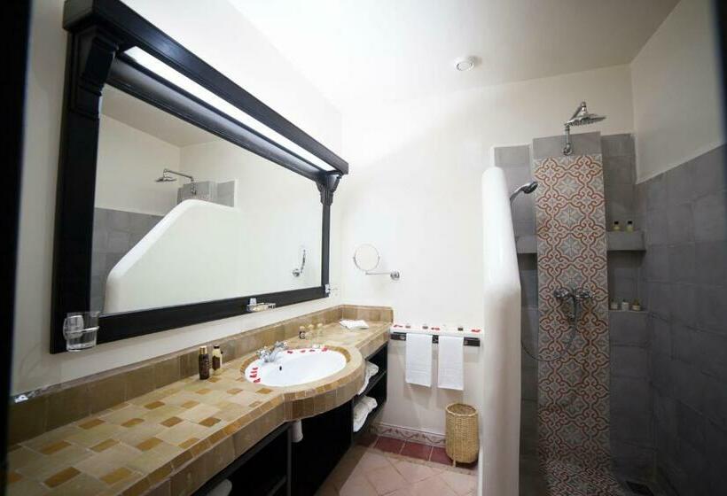 جناح, Borjs Hotel Suites & Spa