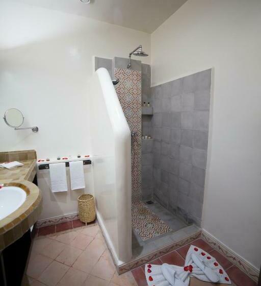 جناح, Borjs Hotel Suites & Spa