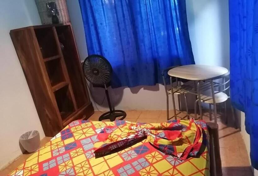 اتاق سوپریور, Hostel Marisol