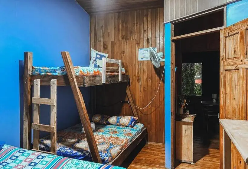 Perhehuone, Hostel Marisol Playa Samara