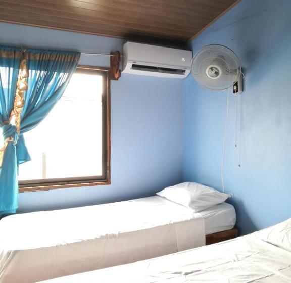 اتاق خانوادگی, Hostel Marisol