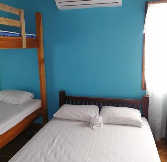 اتاق سوپریور خانوادگی, Hostel Marisol