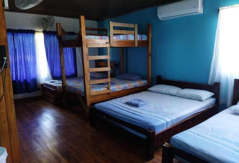 اتاق سوپریور خانوادگی, Hostel Marisol