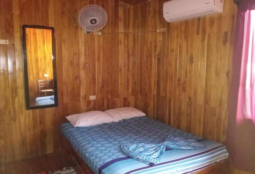 اتاق اکونومی, Hostel Marisol