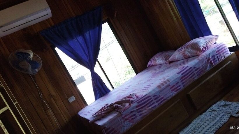 اتاق راحتی سه تخته, Hostel Marisol