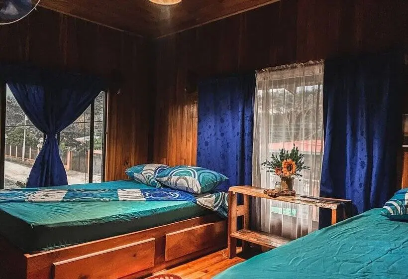 Comfort Kolmen Hengen Huone, Hostel Marisol Playa Samara