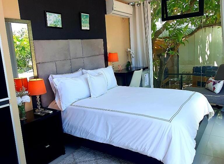 اتاق لوکس, Santa Clara