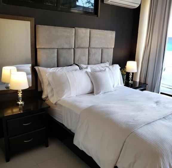 اتاق لوکس, Santa Clara