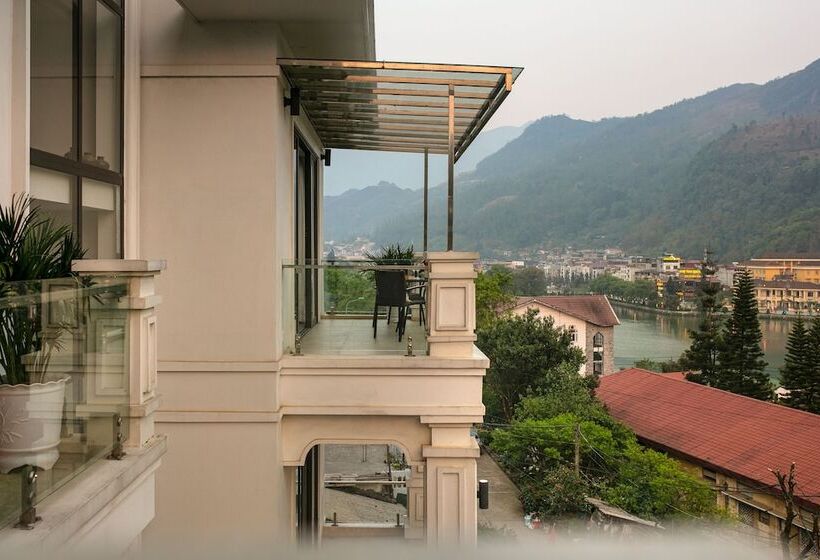 اتاق لوکس با بالکن, Sapa Mountain Queen House