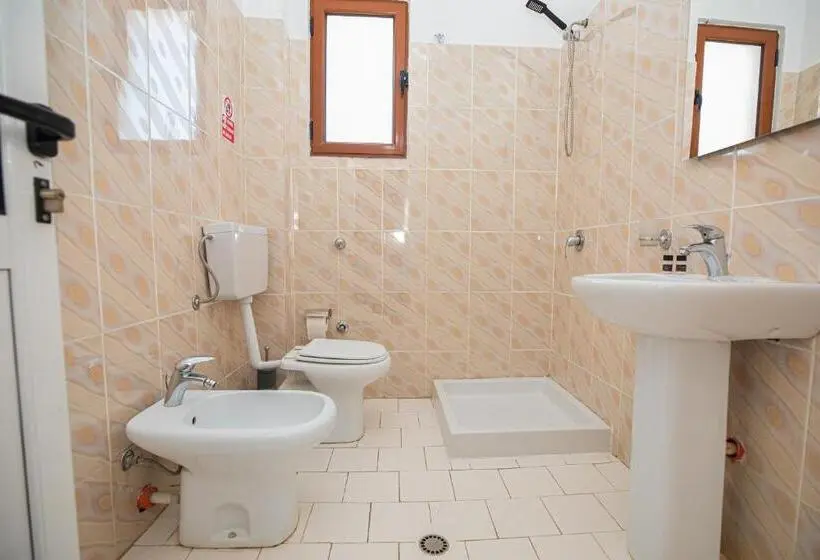 اتاق لوکس چهار تخته, Villa Gaudium