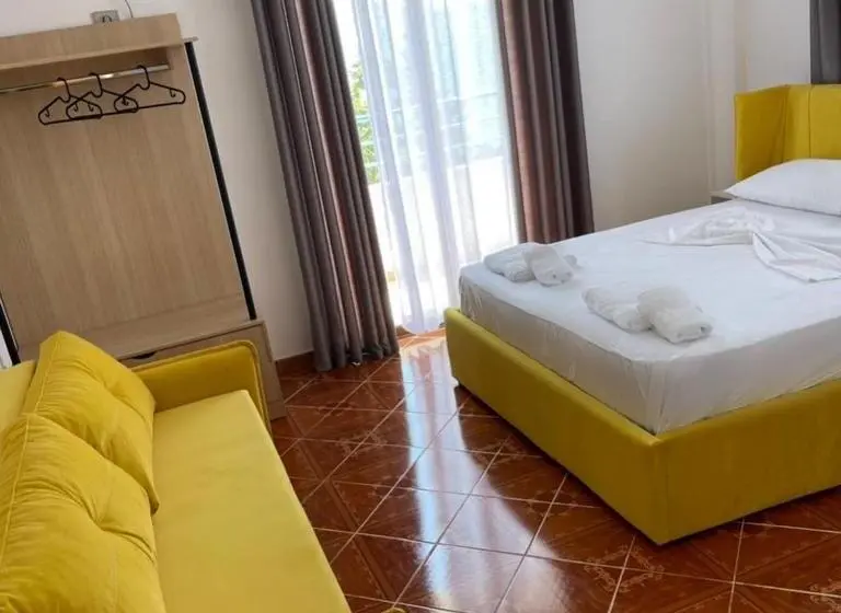 اتاق لوکس چهار تخته, Villa Gaudium