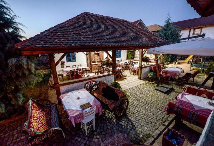 اتاق لوکس خانوادگی, Srpsko Andrejevo Selo