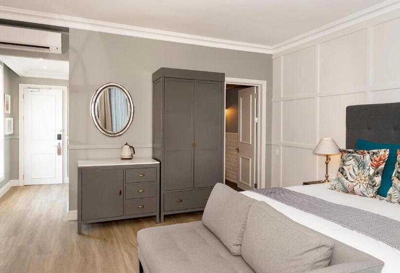 اتاق استاندارد با بالکن, The Weinberg Windhoek