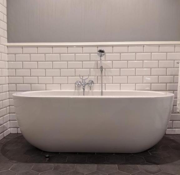 اتاق استاندارد با بالکن, The Weinberg Windhoek