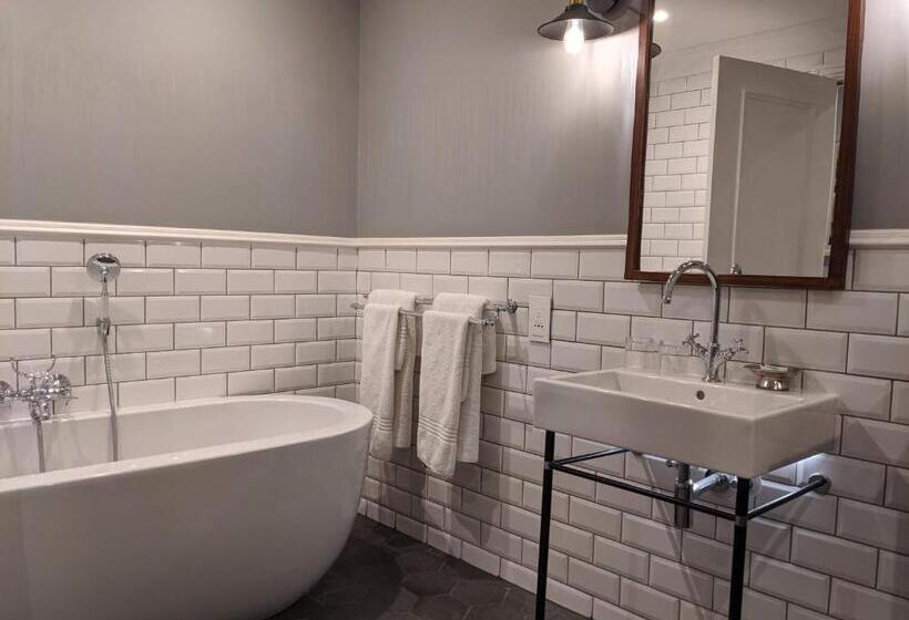 اتاق استاندارد با بالکن, The Weinberg Windhoek