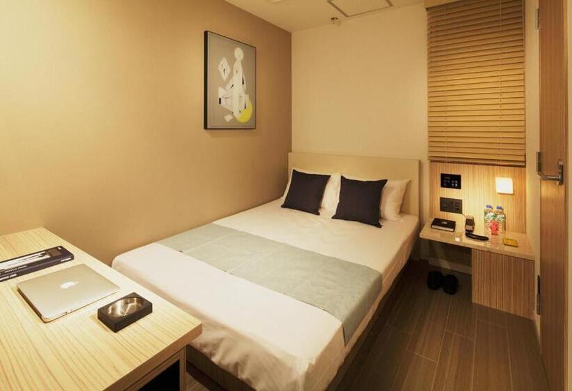 اتاق اکونومی, Uno Nishikawaguchi Nishiguchi