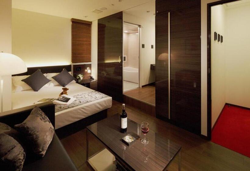 اتاق استاندارد, Uno Nishikawaguchi Nishiguchi