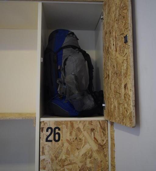 اتاق استاندارد سه تخته با بالکن, Les Balcons Hostel