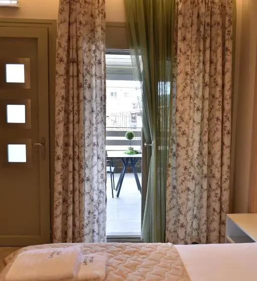 デラックスルーム, On Board Luxury Studios