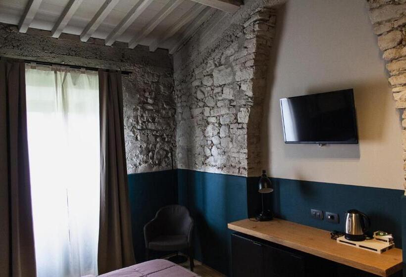 غرفة قياسية, Palagina La Cascina