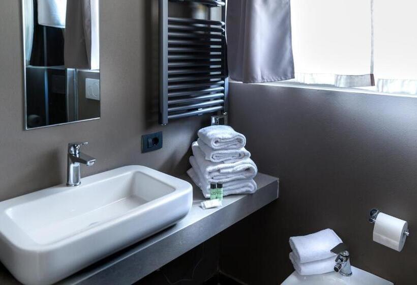 חדר סטנדרט לארבעה, Palagina La Cascina