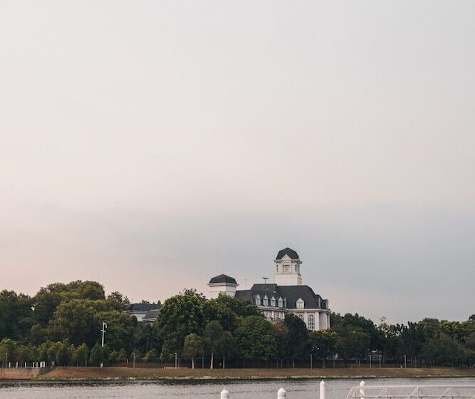 キングサイズベッドのデラックスルーム, Zenith Hotel Putrajaya