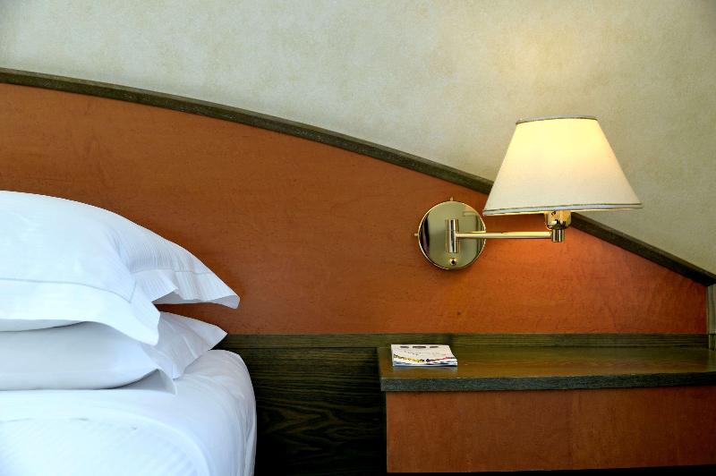 Номер Deluxe, Zenith Hotel Putrajaya
