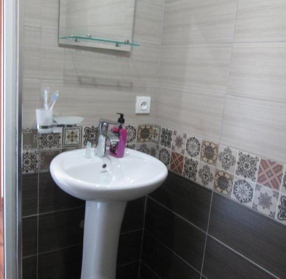 اتاق لوکس, Guesthouse Elli & Cottages