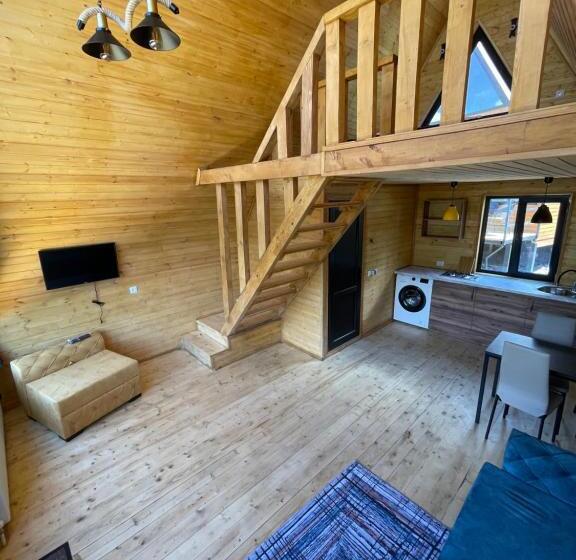 کلبه ییلاقی, Guesthouse Elli & Cottages