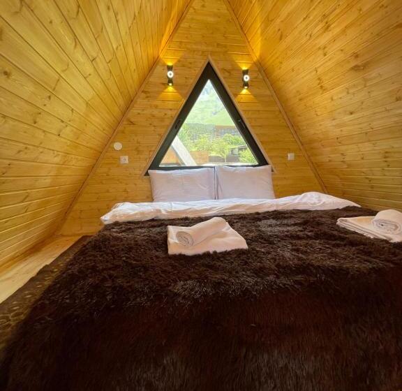 کلبه ییلاقی, Guesthouse Elli & Cottages