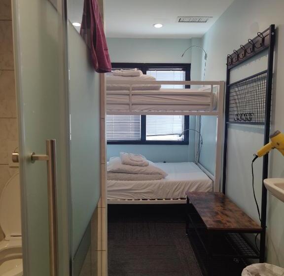 غرفة قياسية فردية, U Street Capsule Hostel