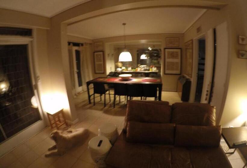 Номер Стандарт Вид на Сад, Deaf Twins Bed/breakfast