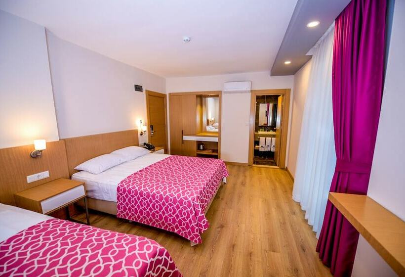 اتاق استاندارد سه نفره, Derin Ma Sorgun