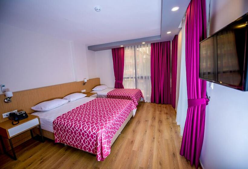 اتاق استاندارد سه نفره, Derin Ma Sorgun