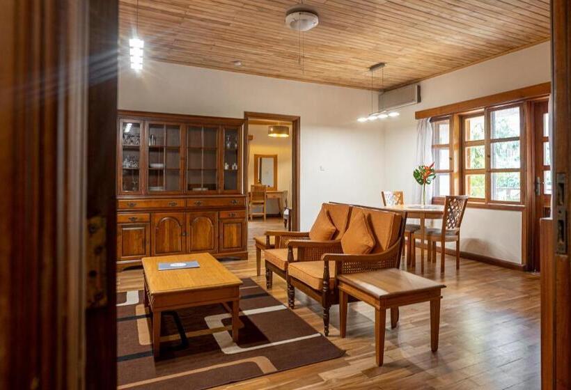 آپارتمان 1 خوابه, Esther S