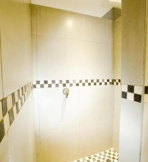 اتاق استاندارد سه نفره, Cavallo Guesthouse