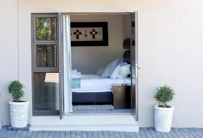 اتاق استاندارد سه نفره, Cavallo Guesthouse