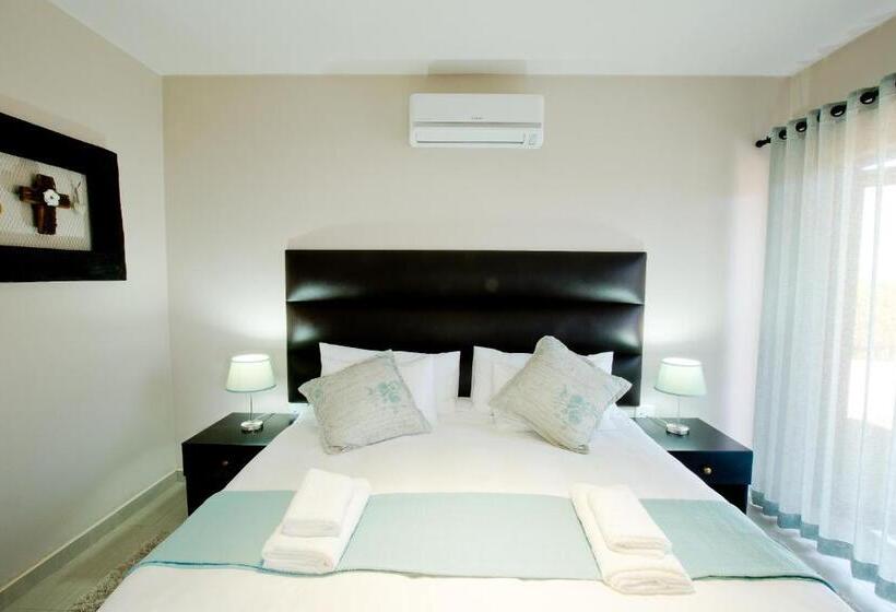 اتاق استاندارد سه نفره, Cavallo Guesthouse