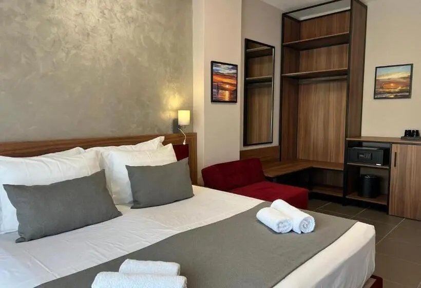 اتاق استاندارد با چشم‌انداز استخر, Domus Hotel & Apartments