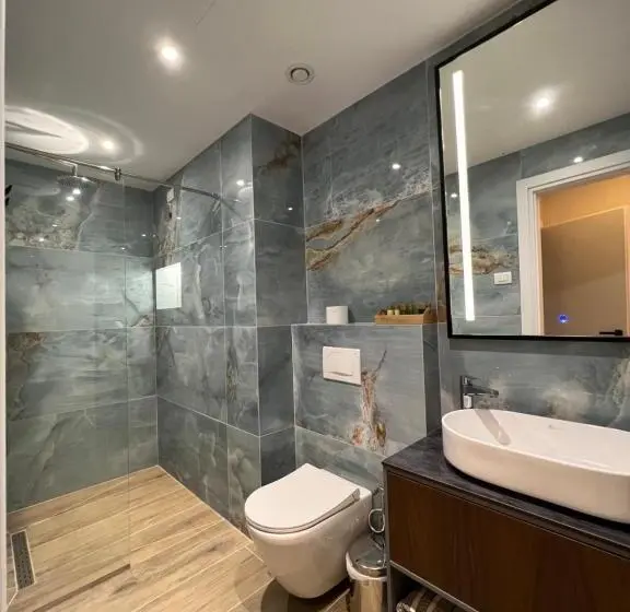 اتاق لوکس با بالکن, Domus Hotel & Apartments