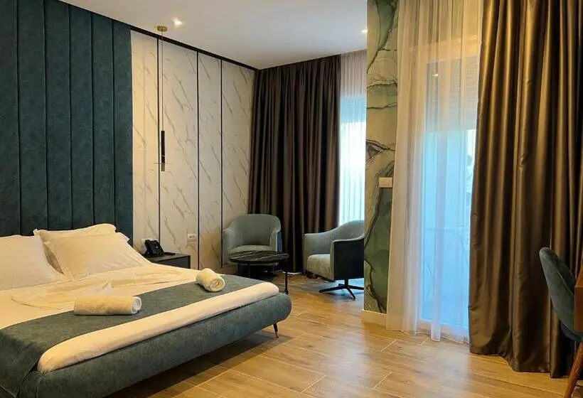 اتاق لوکس با تخت بزرگ, Domus Hotel & Apartments