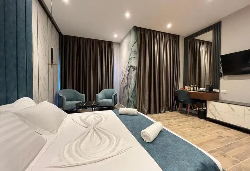 اتاق لوکس با تخت بزرگ, Domus Hotel & Apartments