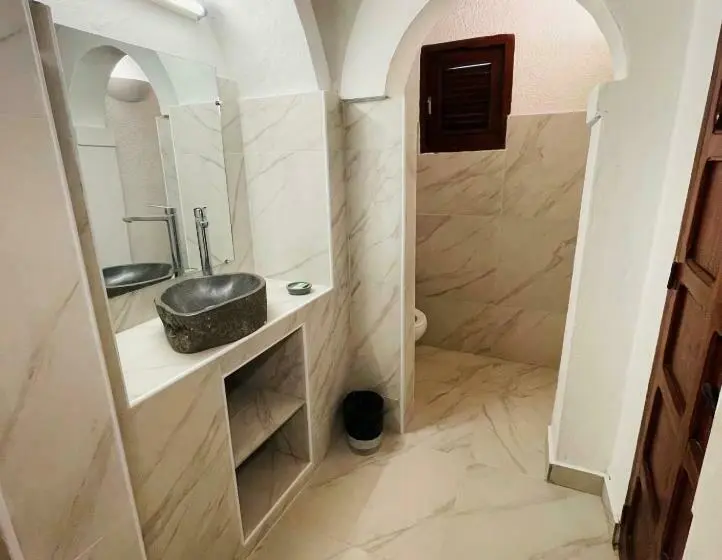 اتاق استاندارد با چشم‌انداز باغ, African Queen Lodge