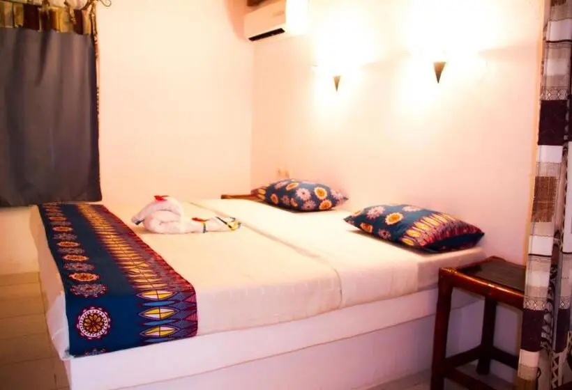 سوییت با چشم‌انداز باغ, African Queen Lodge