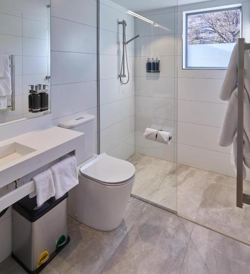 اتاق لوکس با بالکن, Mi Pad Queenstown