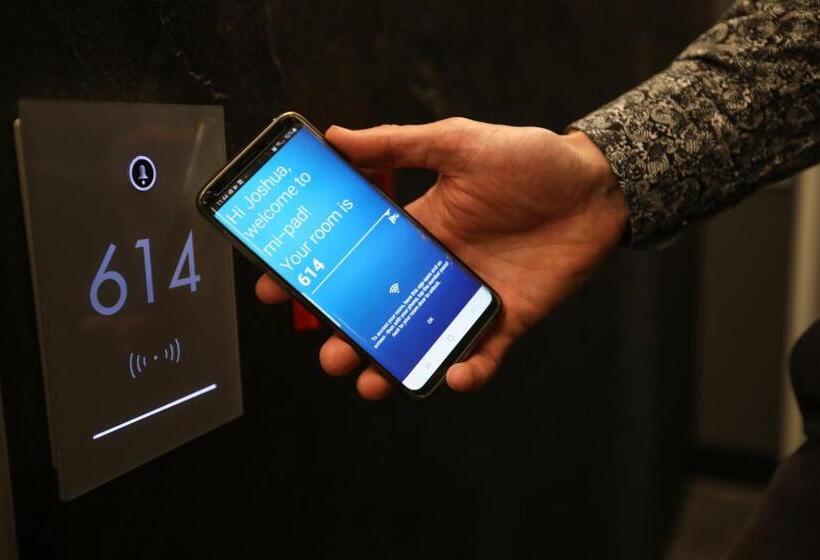 اتاق پریمیوم با بالکن, Mi Pad Queenstown