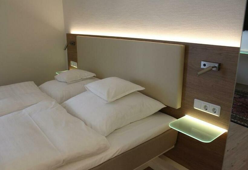 חדר קומפורט, Stüttgens