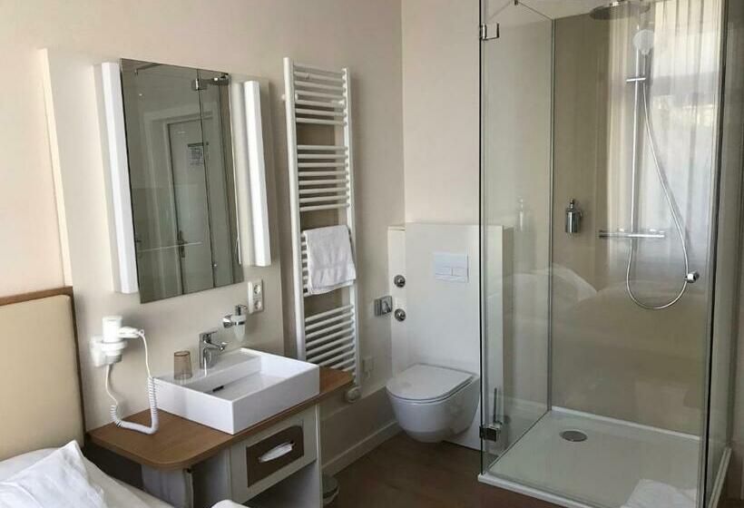 חדר אקונומי יחיד, Stüttgens