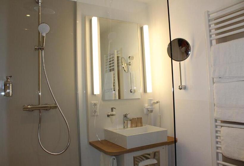 חדר קומפורט יחיד, Stüttgens