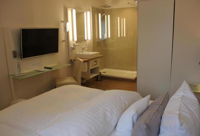 חדר קומפורט יחיד, Stüttgens